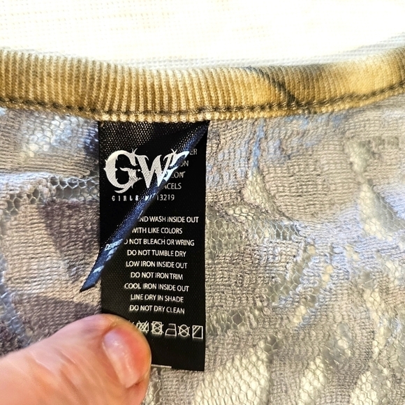 GIRLS WITH GUNS camo print lace top mossy oak country tee top shirt sz Sโฆ - Picture 5 of 14